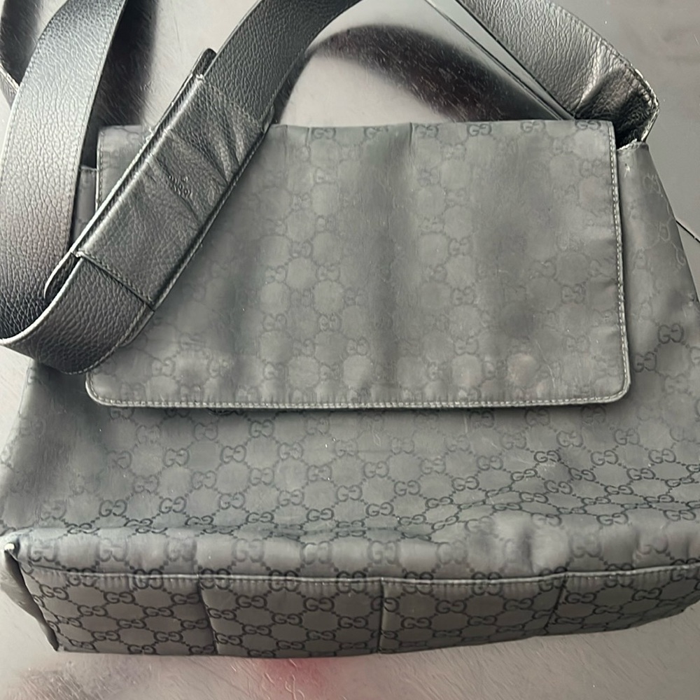 Authentic Gucci shoulder bag, 272351 auth ep2534